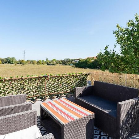 Appart Aux Portes De La Camargue Manduel Ngoại thất bức ảnh